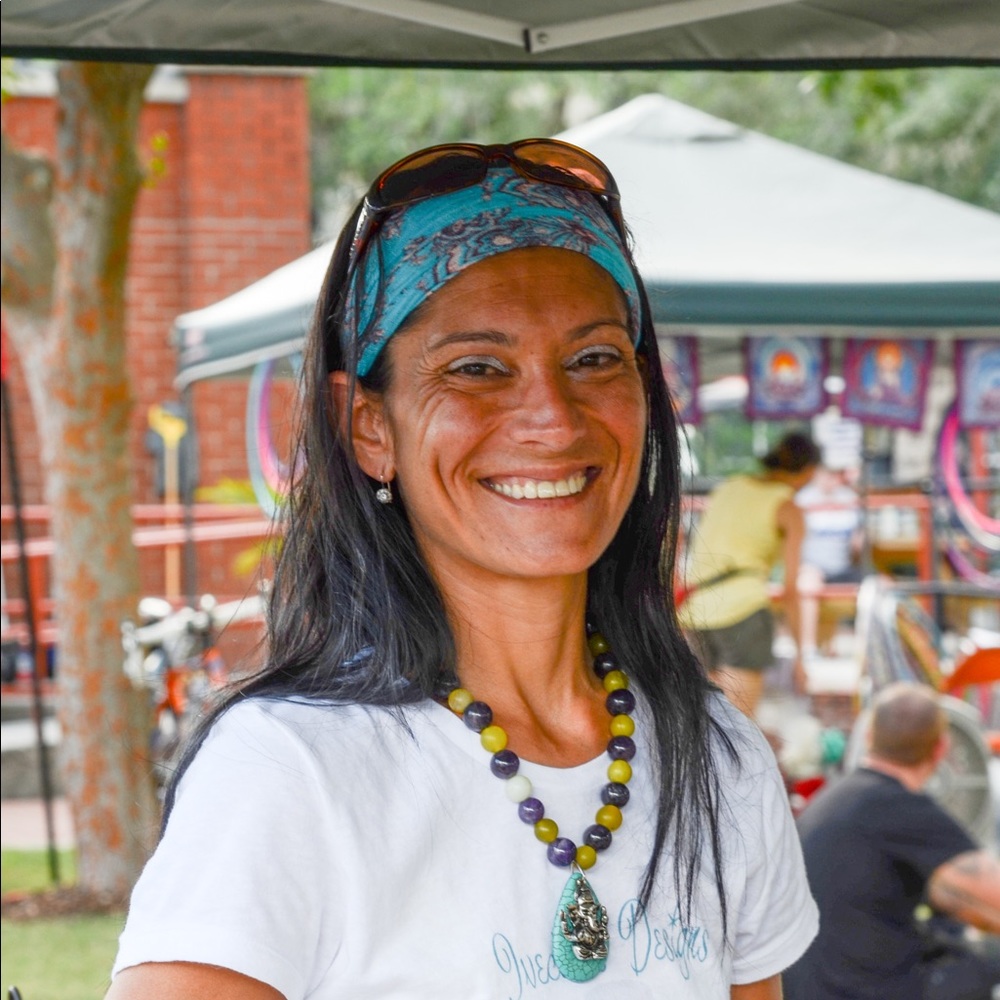 Meet your Posher, Ivette